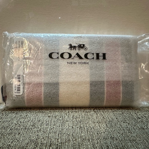 NWT COACH C8419 Medium Id Zip Wallet In Signature Jacquard With Stripes - Picture 2 of 8